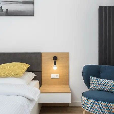 Of The Kings-silver No 2- Lubelska 10 Apartment